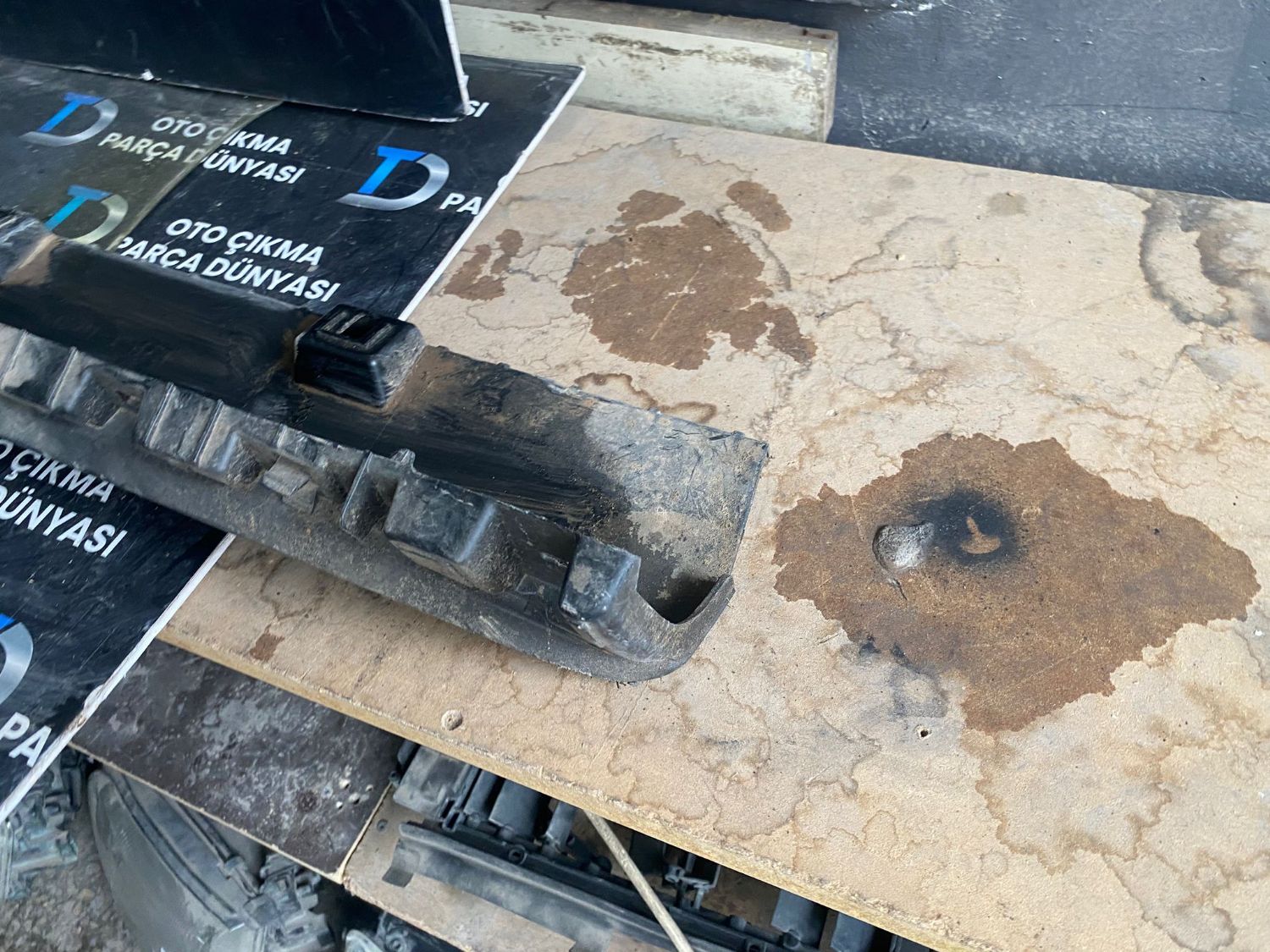 RENAULT DUSTER MAR�B�YEL KAPLAMASI 